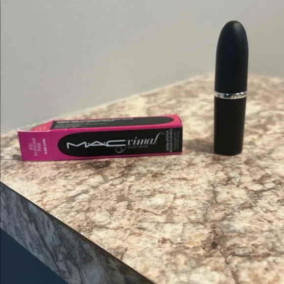 MAC Cosmetics Satin Lipstick - Popstar Pink (810) - Picture 5 of 6